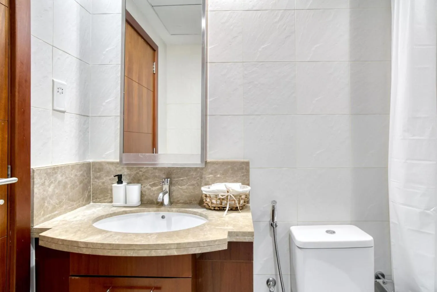 Blueground Standpoint Doorman Pool Dxb-800 Apartment Dubai